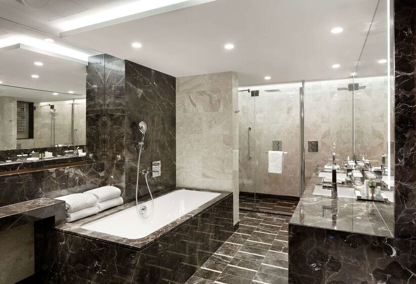 Doubletree By Hilton Hotel & Conference Centre Warsaw