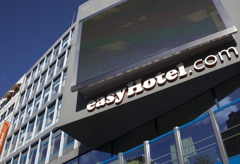 Easyhotel Rotterdam City Centre