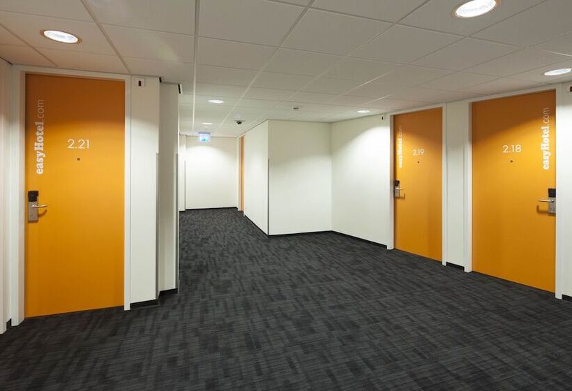 Easyhotel Rotterdam City Centre