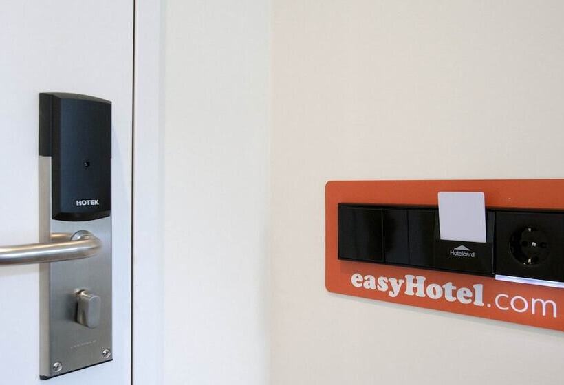 Easyhotel Rotterdam City Centre