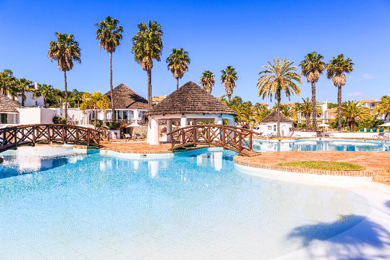 فندق Encosta Do Lago Resort Club