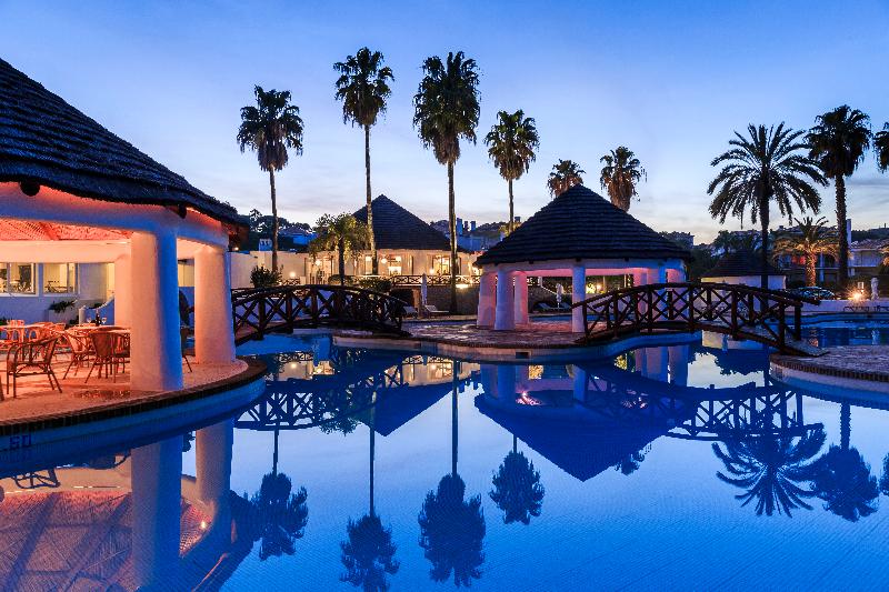 فندق Encosta Do Lago Resort Club