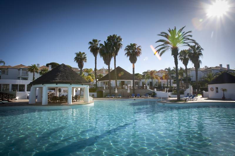 فندق Encosta Do Lago Resort Club