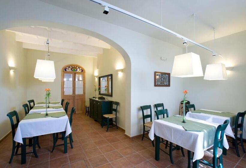 فندق Es Mercadal