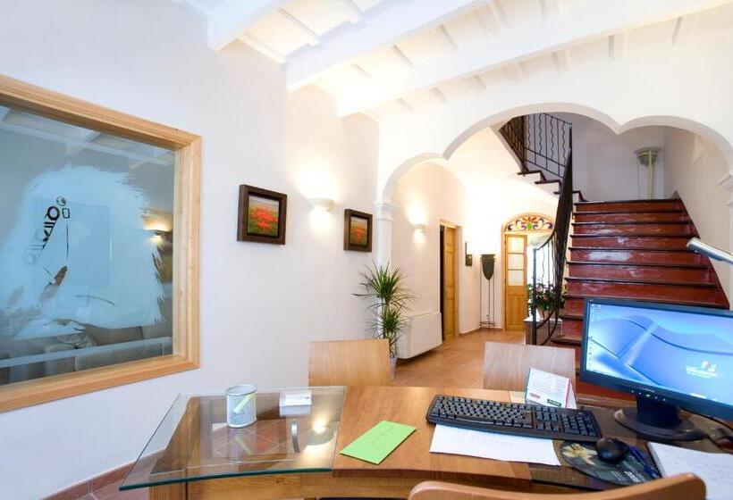 فندق Es Mercadal