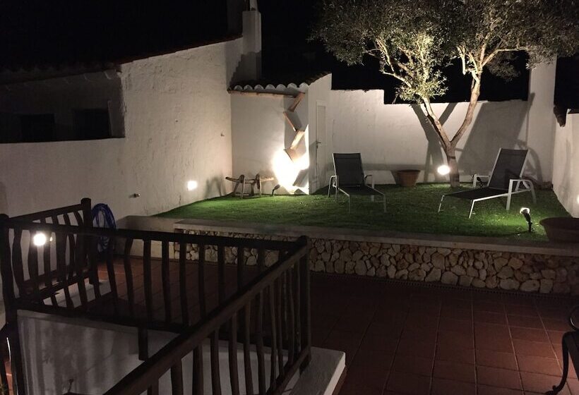 فندق Es Mercadal