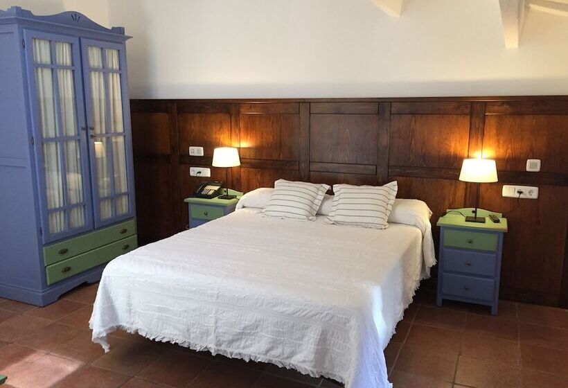 فندق Es Mercadal