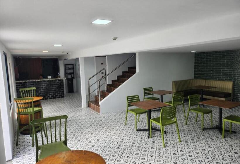 Отель Express Inn Pty Aeropuerto Internacional Panama