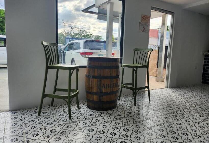 Отель Express Inn Pty Aeropuerto Internacional Panama