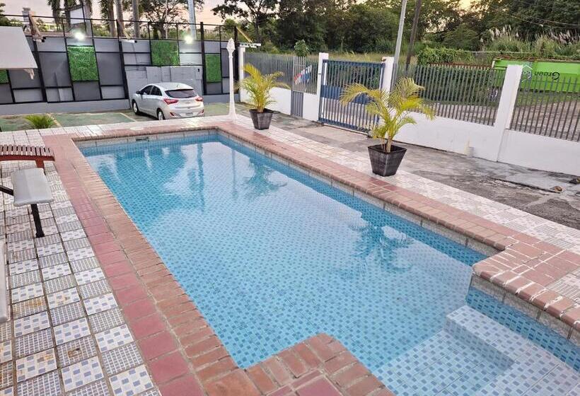 Отель Express Inn Pty Aeropuerto Internacional Panama