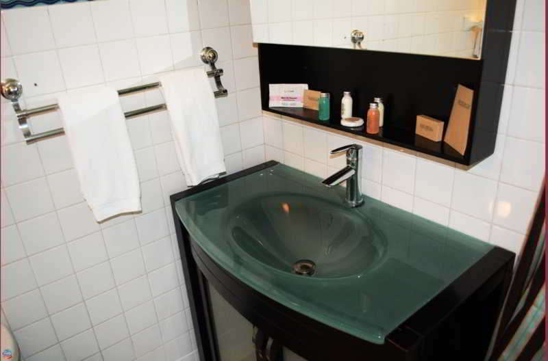 هتل Golden Cove Resort