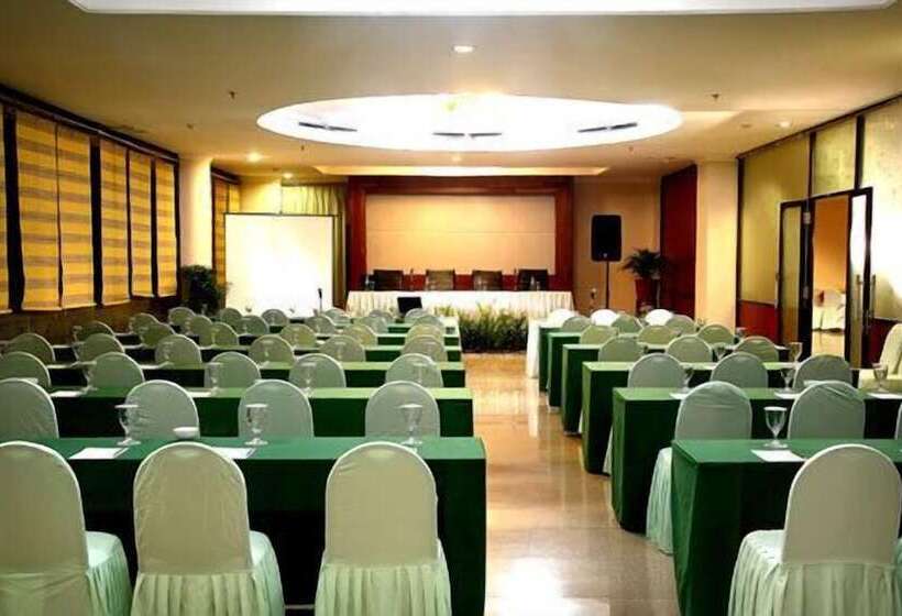 ホテル Grand Tiga Mustika