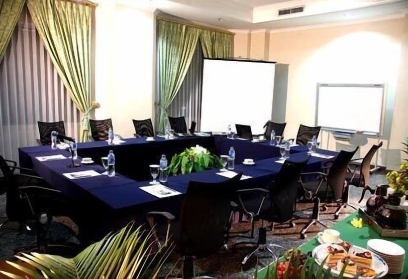 ホテル Grand Tiga Mustika