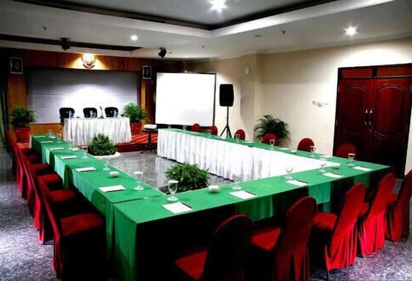 ホテル Grand Tiga Mustika