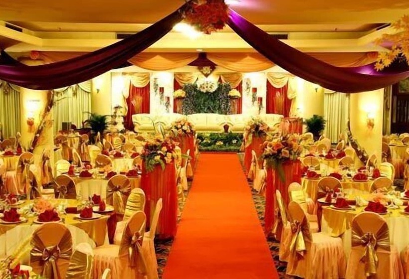 ホテル Grand Tiga Mustika