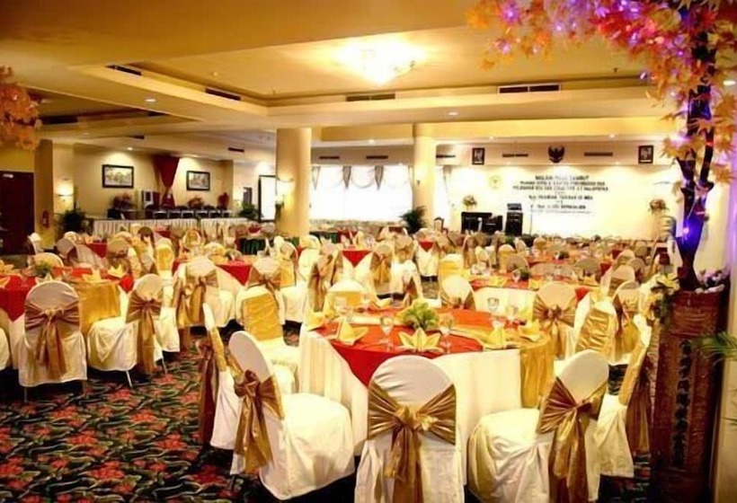 ホテル Grand Tiga Mustika