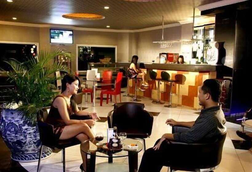 ホテル Grand Tiga Mustika