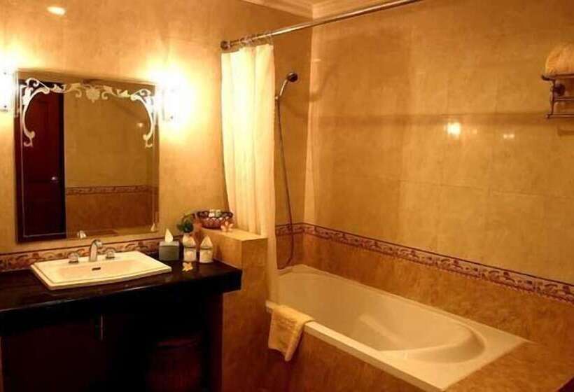 هتل Grand Tiga Mustika