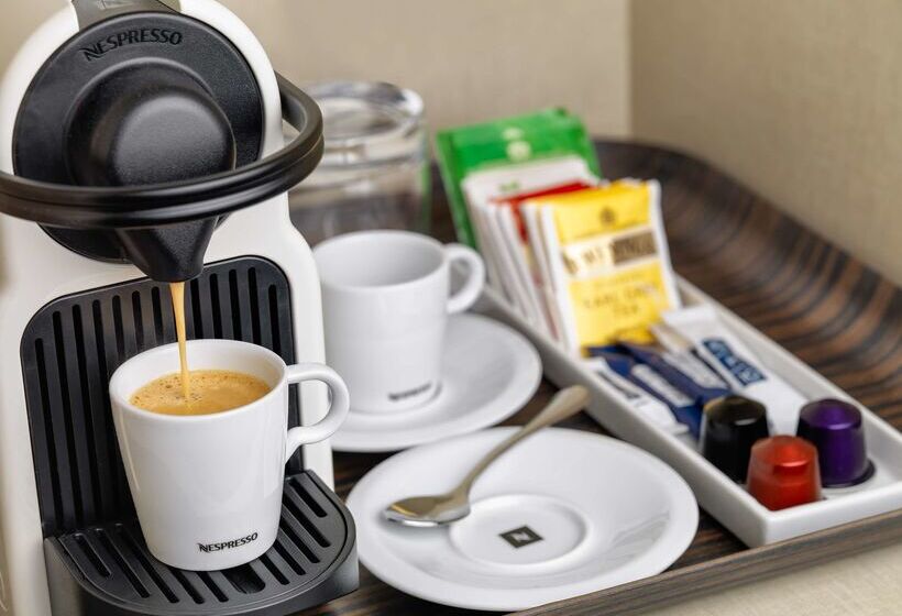 Отель H10 Art Gallery 4* Sup