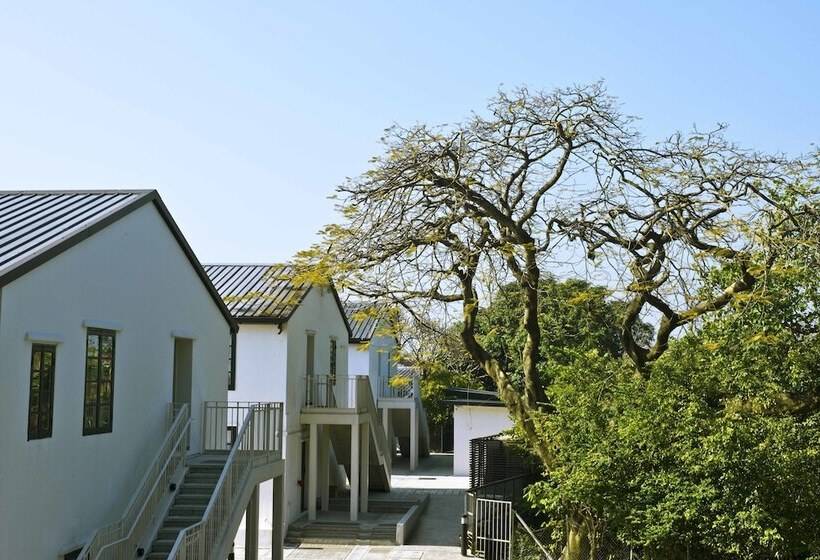 هتل Heritage Lodge