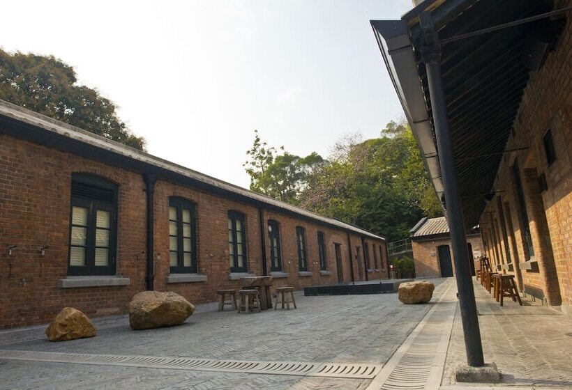 هتل Heritage Lodge