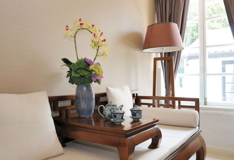 هتل Heritage Lodge