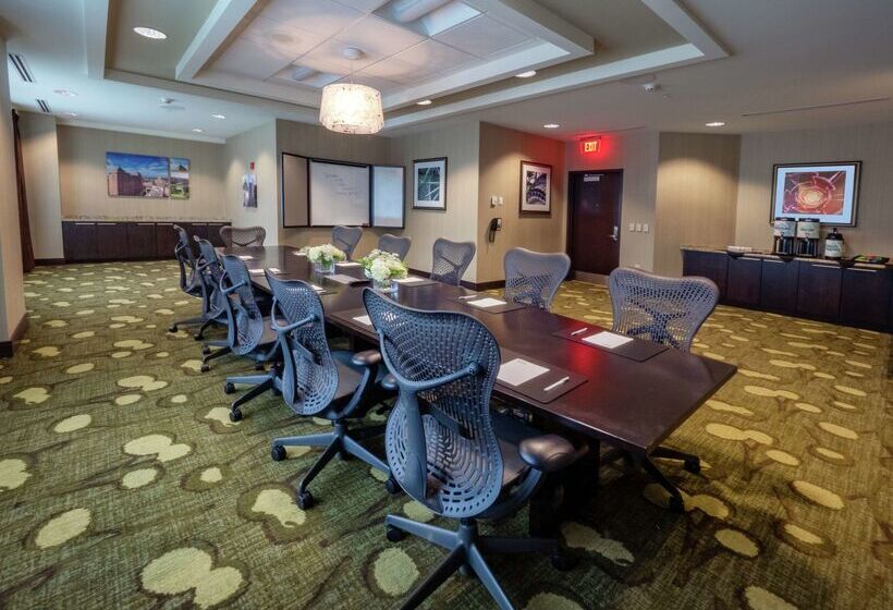 فندق Hilton Garden Inn Buffalo Downtown