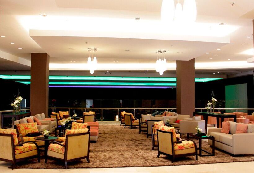 هتل Hilton Garden Inn Tucuman