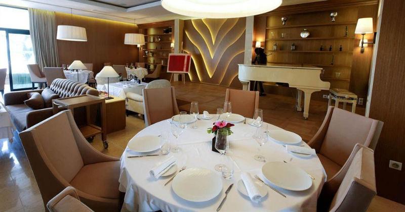 ホテル Hostellerie La Farandole