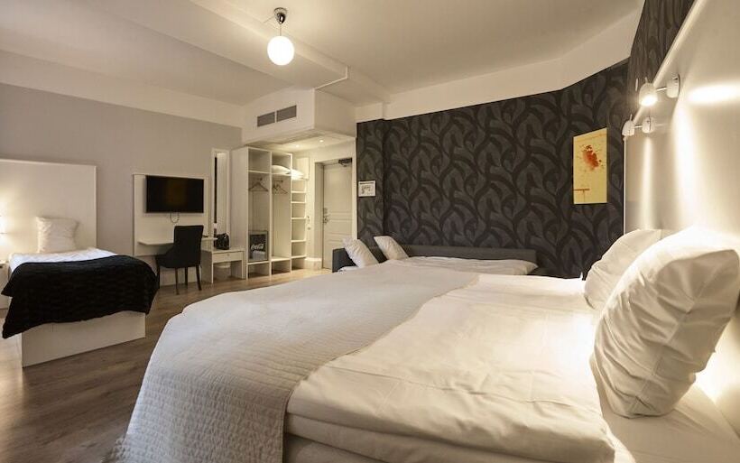 Отель L Hjalmar