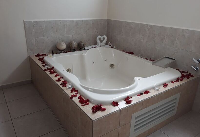 هتل La Gloria De Calvillo