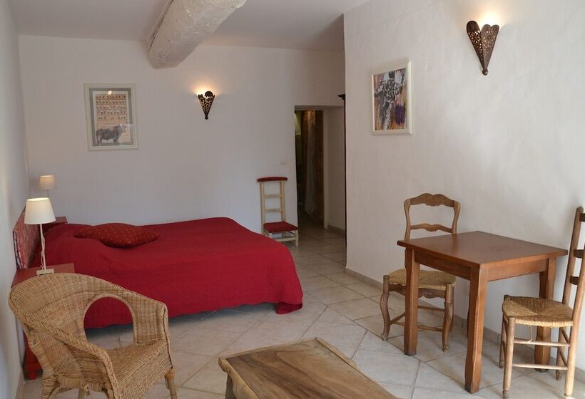 בית מלון כפרי Mas De Sylvéréal