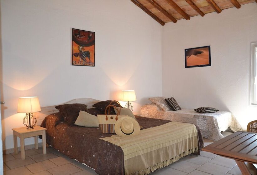 בית מלון כפרי Mas De Sylvéréal