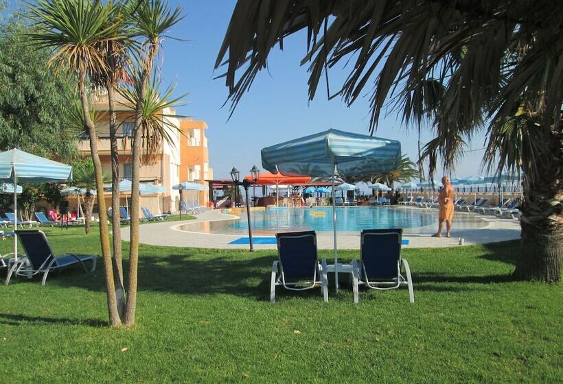 Отель Ninos On The Beach