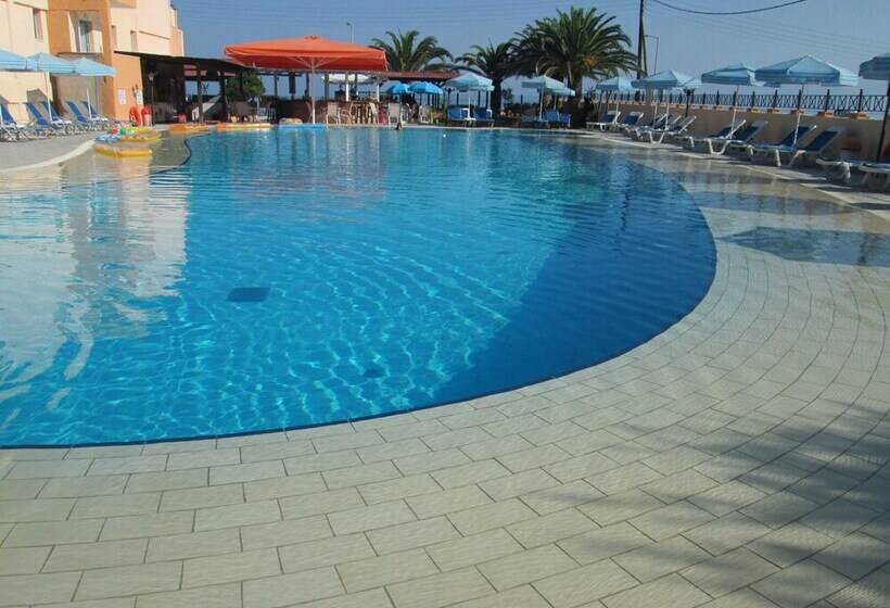 Отель Ninos On The Beach