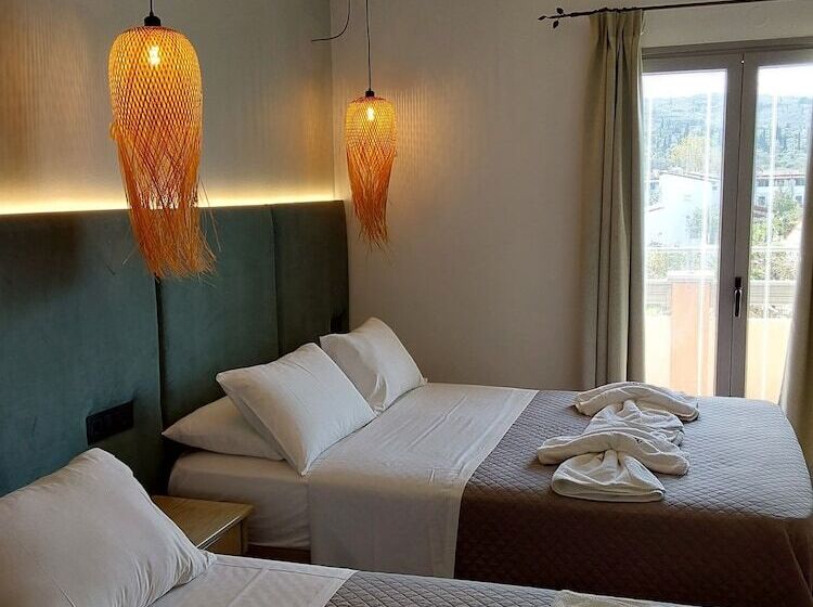 Отель Ninos On The Beach