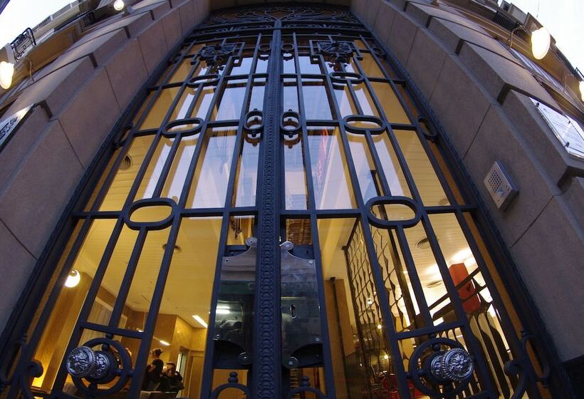 هتل Patios De San Telmo