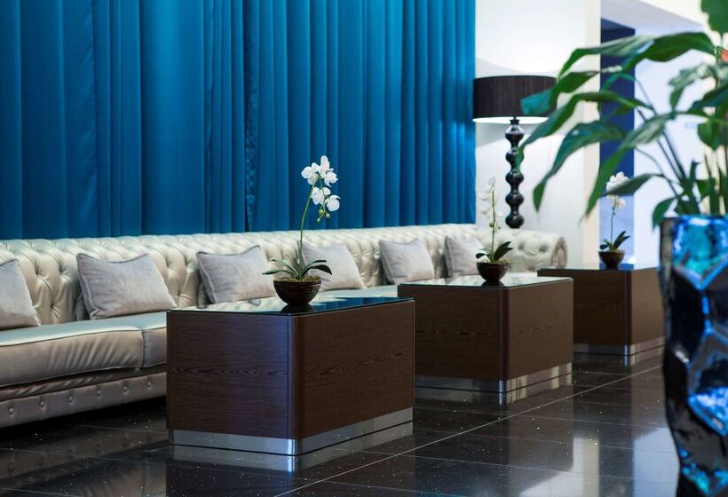 هتل Radisson  Rosa Khutor