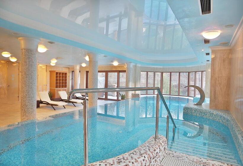 Retro Riverside Wellness Resort