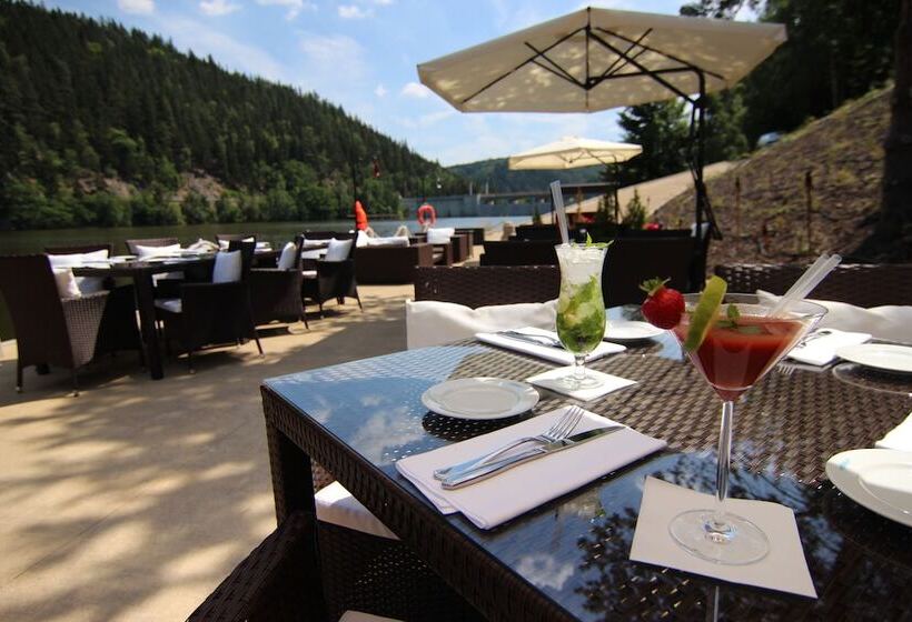 Retro Riverside Wellness Resort