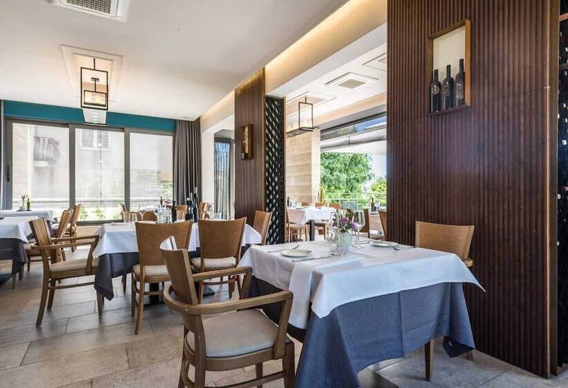 호텔 Rooms & Restaurant Matanovi Dvori