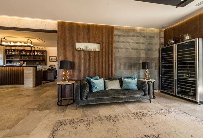 호텔 Rooms & Restaurant Matanovi Dvori