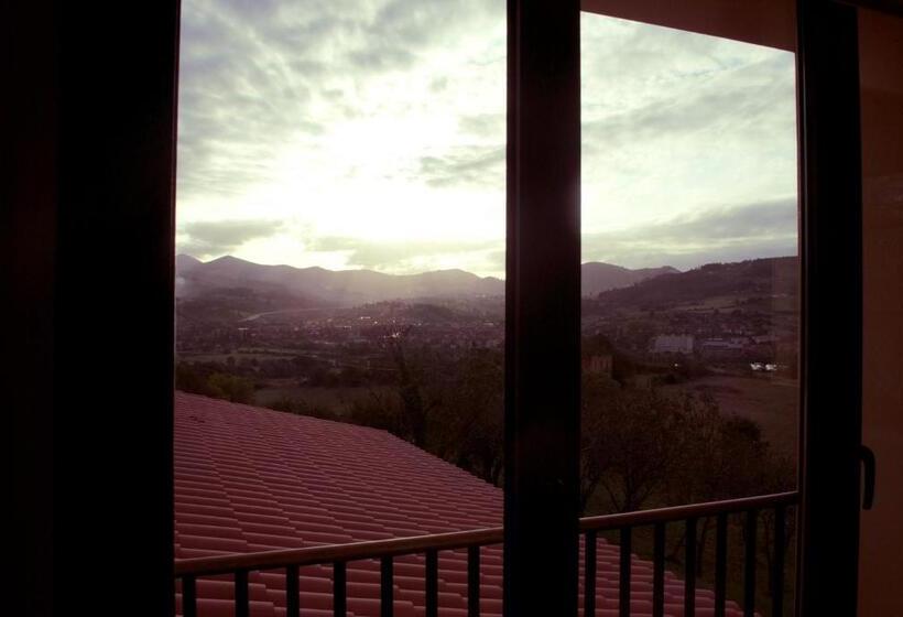 هتل روستایی El Lacayo De Sestiello