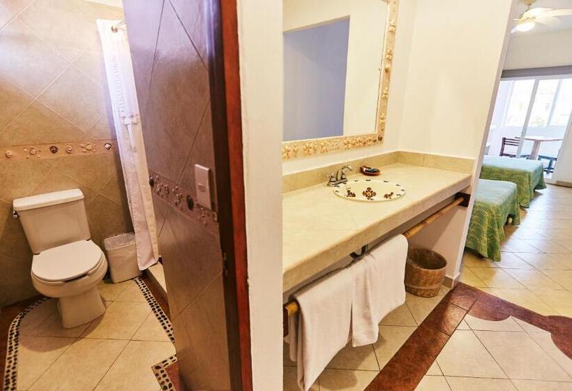 酒店 Suites Ixtapa Plaza