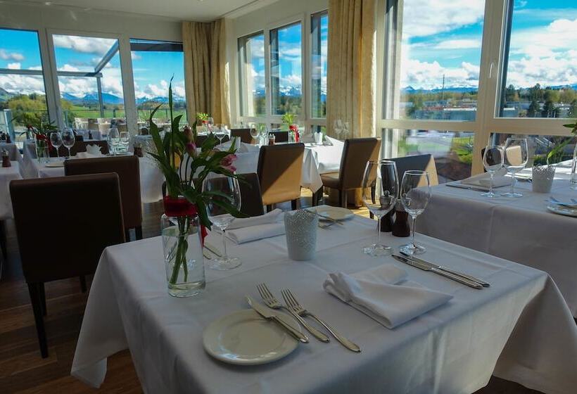 ホテル Swiss Star