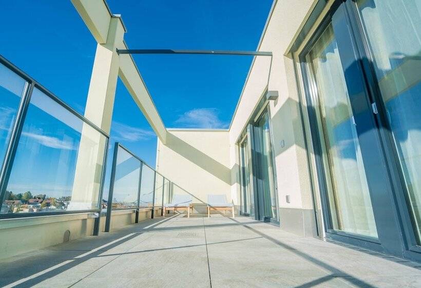 ホテル Swiss Star