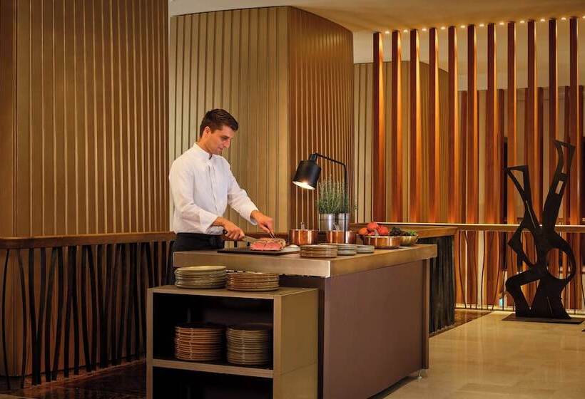 هتل The Ritzcarlton, Vienna