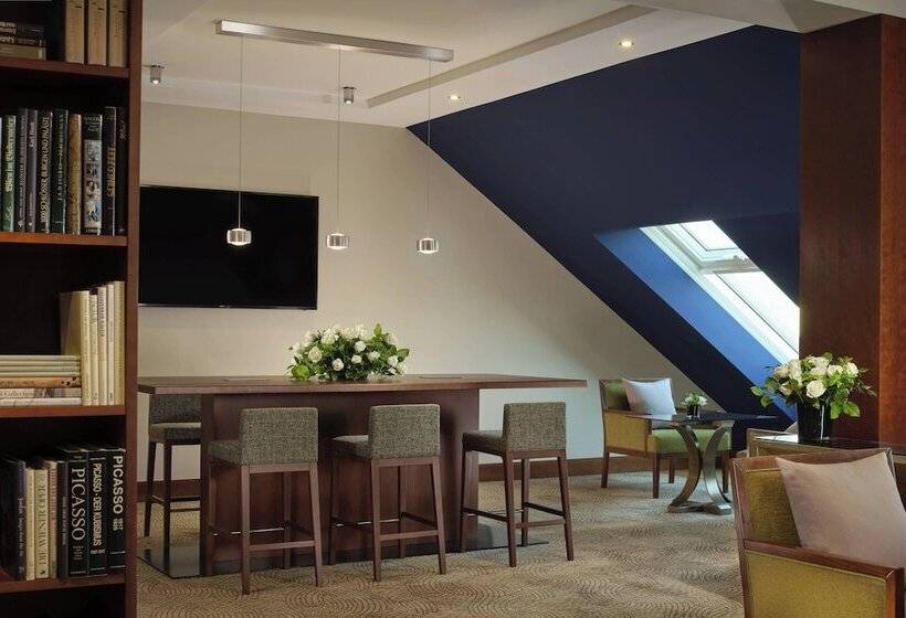 هتل The Ritzcarlton, Vienna