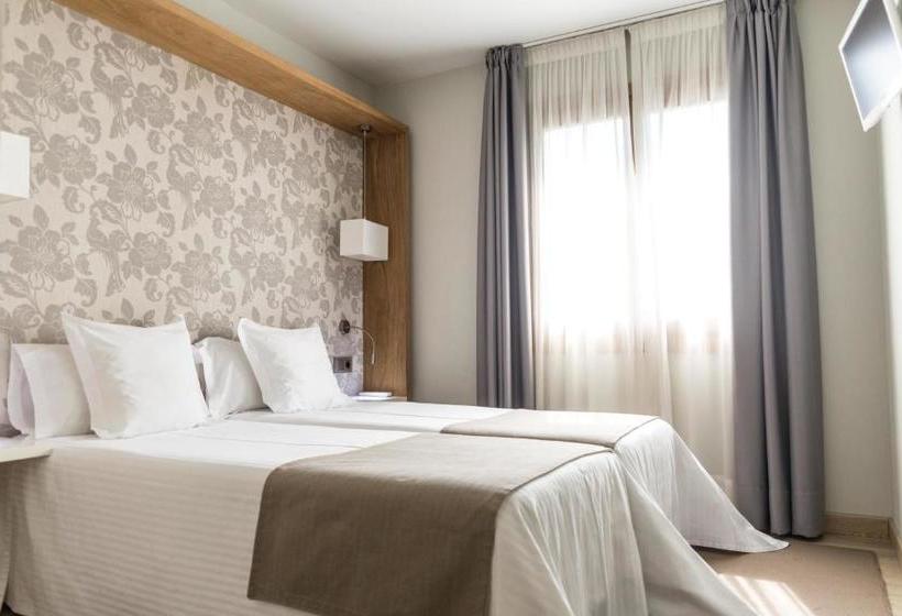 هتل Tinas De Pechon