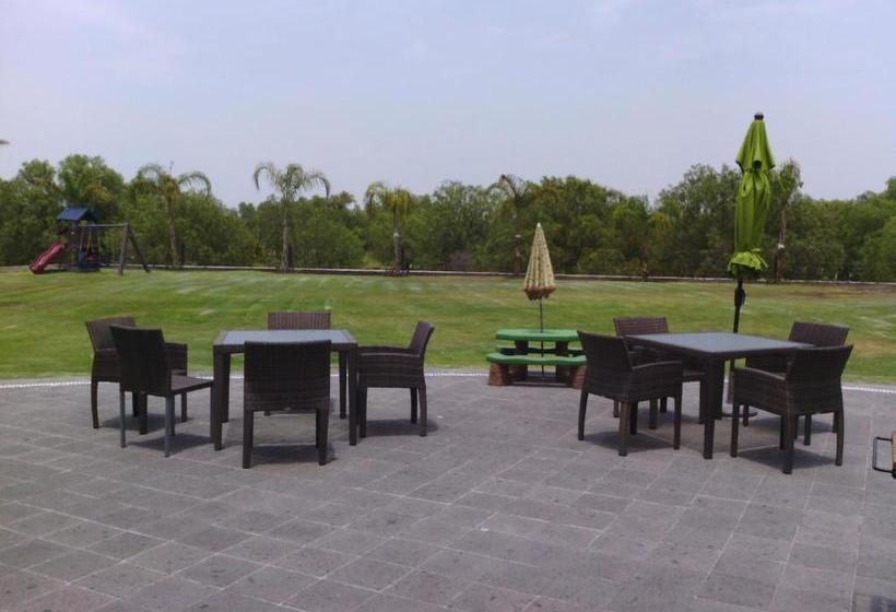 Отель Villa Mexicana Golf Resort